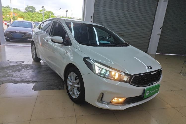 Used Kia K3 2016 1.6L Automatic GL Front Right 45 Deg