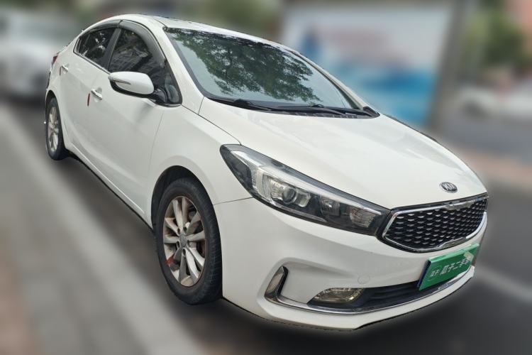 Used Kia K3 2016 1.6L Automatic GLS Front Right 45 Deg