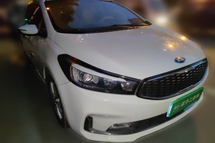 Used Kia K3 2016 1.6L Automatic GLS Front Right 45 Deg