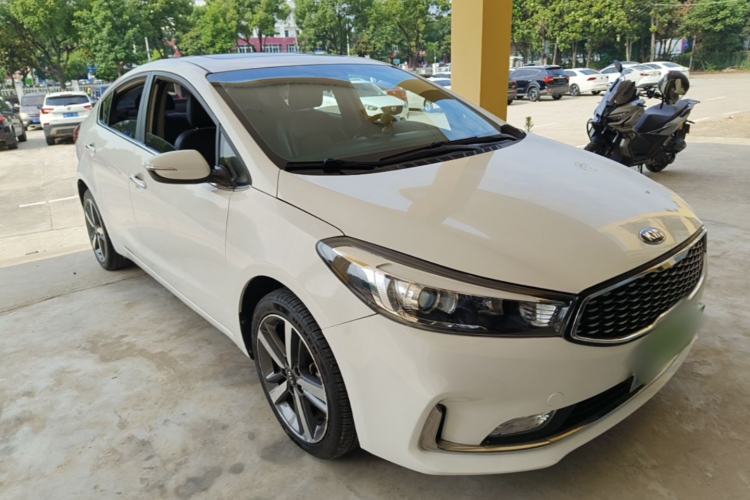 Used Kia K3 2016 1.6L Automatic GLS Front Right 45 Deg