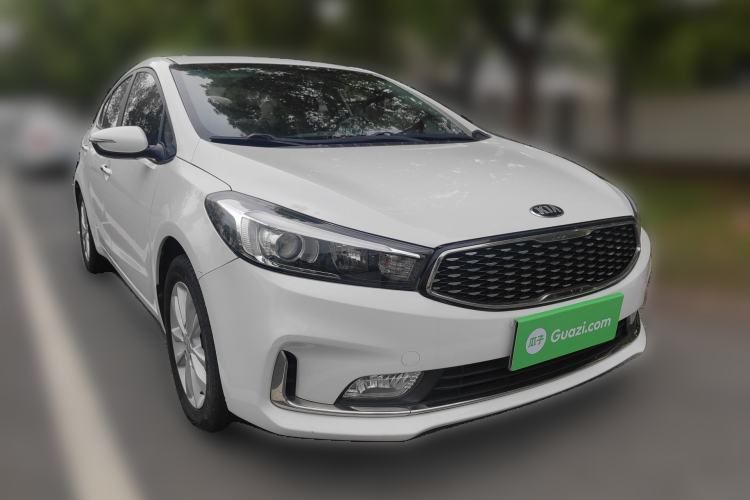 Used Kia K3 2016 1.6L Automatic GLS Front Right 45 Deg