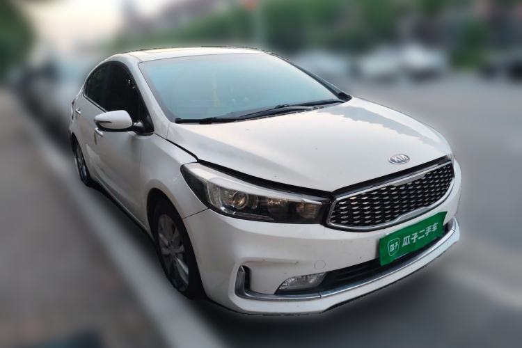 Used Kia K3 2016 1.6L Automatic GLS Front Right 45 Deg