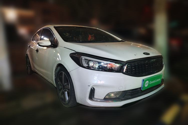 Used Kia K3 2016 1.6L Automatic GLS Front Right 45 Deg