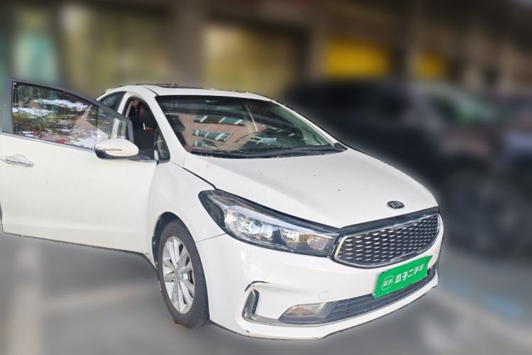 Used Kia K3 2016 1.6L Automatic GLS Front Right 45 Deg