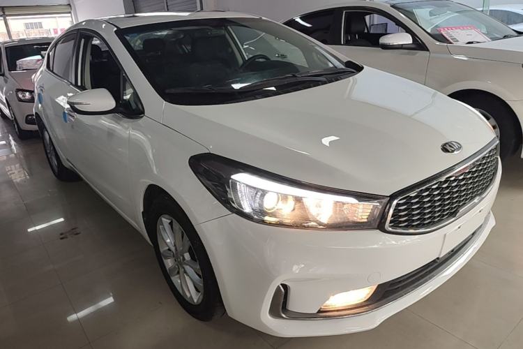 Used Kia K3 2016 1.6L Automatic GLS Front Right 45 Deg