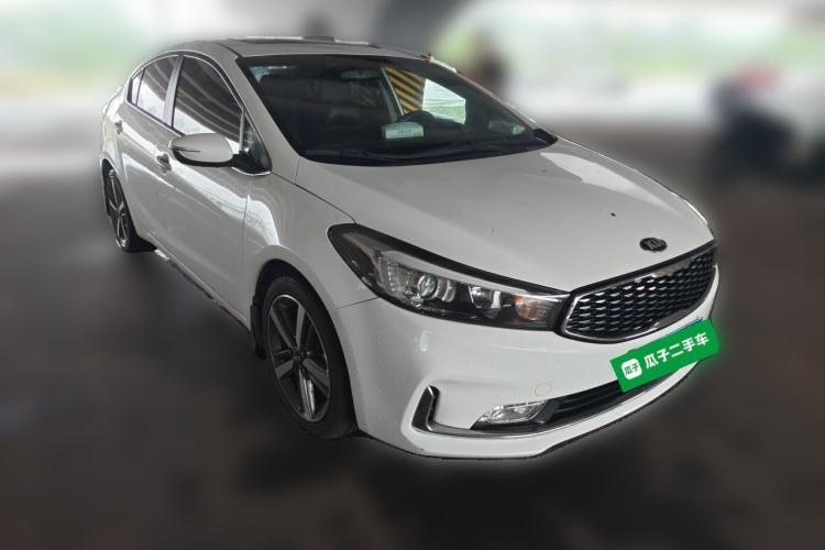Used Kia K3 2016 1.6L Automatic GLS Front Right 45 Deg