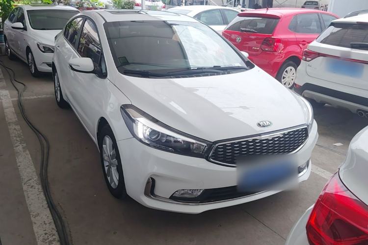 Used Kia K3 2016 1.6L Automatic GLS Front Right 45 Deg
