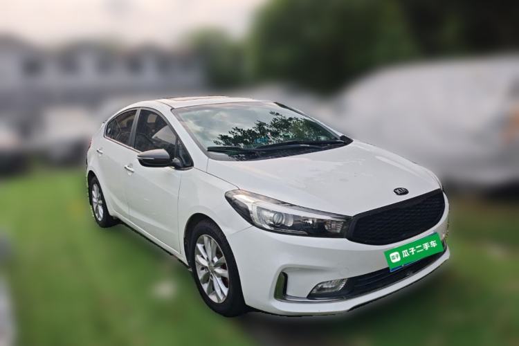 Used Kia K3 2016 1.6L Automatic GLS Front Right 45 Deg