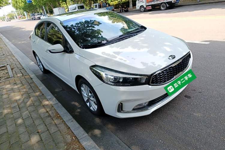 Used Kia K3 2016 1.6L Manual GLS Front Right 45 Deg