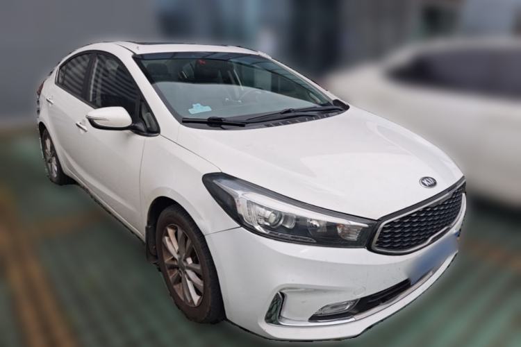 Used Kia K3 2016 1.6L Automatic GLS Front Right 45 Deg