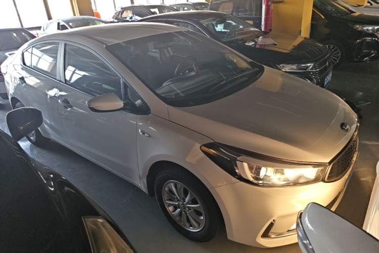 Used Kia K3 2016 1.6L Manual GL Front Right 45 Deg