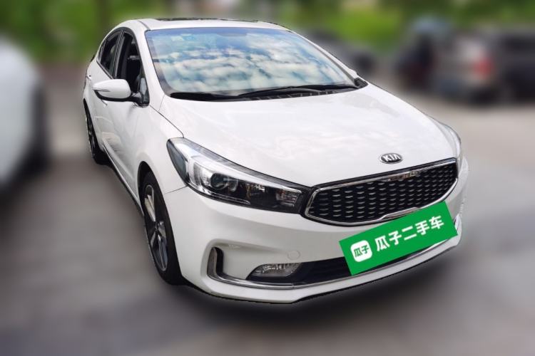 Used Kia K3 2016 1.6L Automatic GLS Front Right 45 Deg