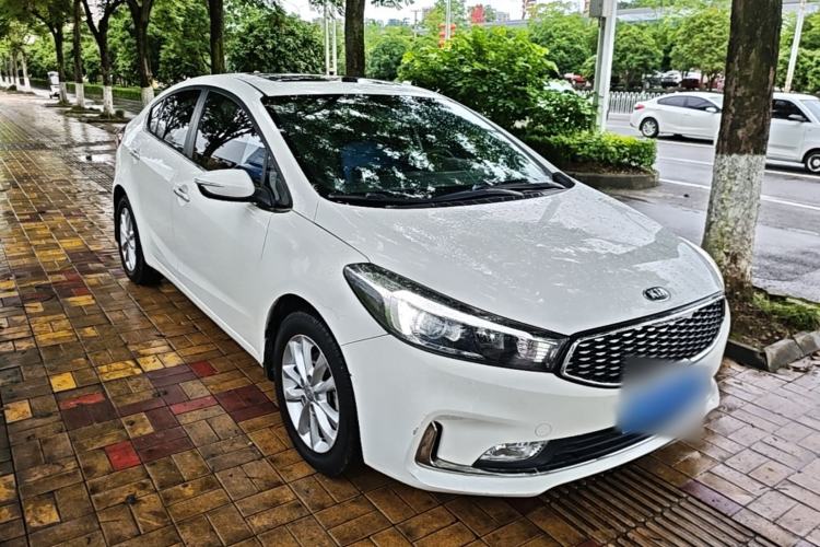 Used Kia K3 2016 1.6L Automatic GLS Front Right 45 Deg