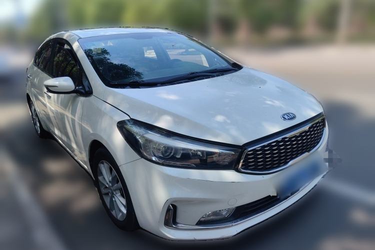 Used Kia K3 2016 1.6L Automatic GLS Front Right 45 Deg