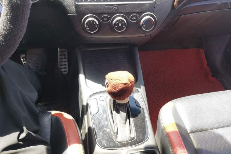 Used Kia K3 2016 1.4T Automatic GLS Gear Lever