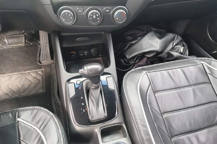 Used Kia K3 2016 1.6L Automatic GLS Gear Lever