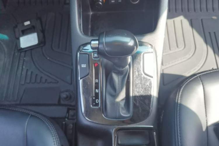 Used Kia K3 2016 1.6L Automatic GLS Gear Lever
