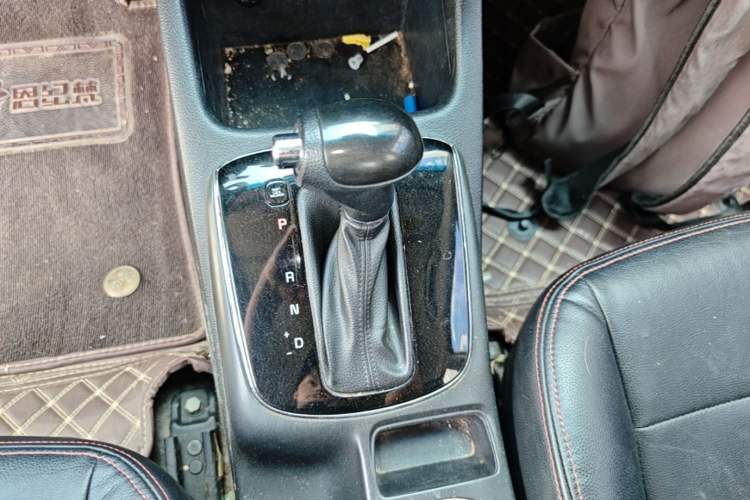 Used Kia K3 2016 1.6L Automatic GL Gear Lever