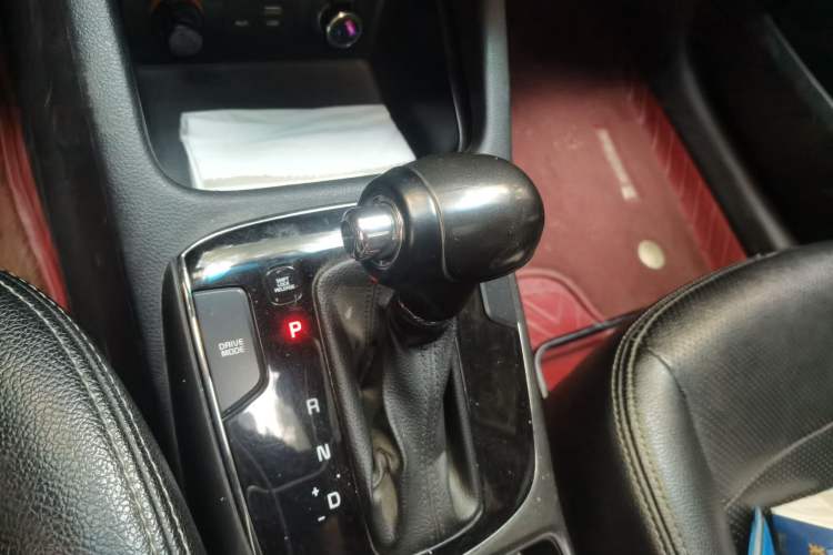 Used Kia K3 2016 1.6L Automatic GLS Gear Lever