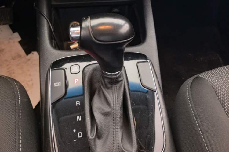 Used Kia K3 2016 1.6L Automatic GLS Gear Lever