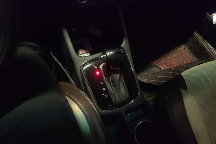 Used Kia K3 2016 1.6L Automatic GL Gear Lever