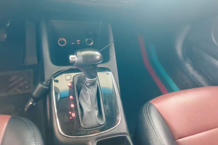 Used Kia K3 2016 1.6L Automatic GLS Gear Lever