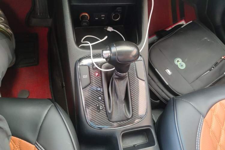 Used Kia K3 2016 1.6L Automatic GLS Gear Lever