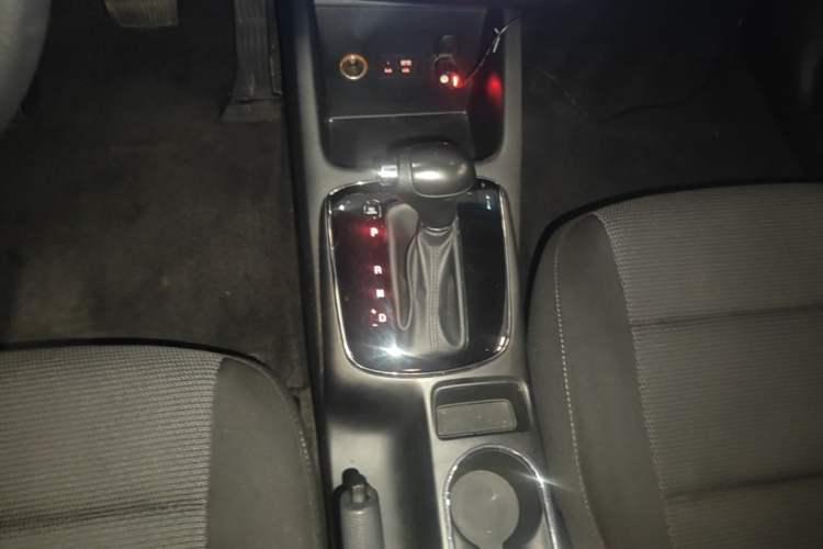 Used Kia K3 2016 1.6L Automatic GL Gear Lever