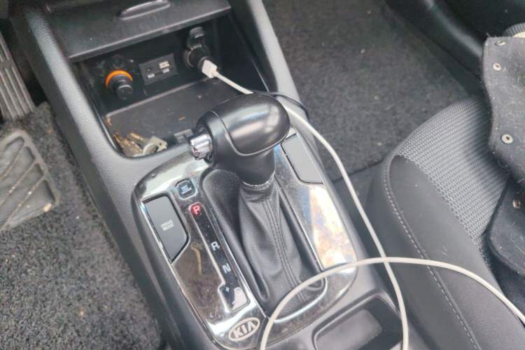 Used Kia K3 2016 1.6L Automatic GLS Gear Lever