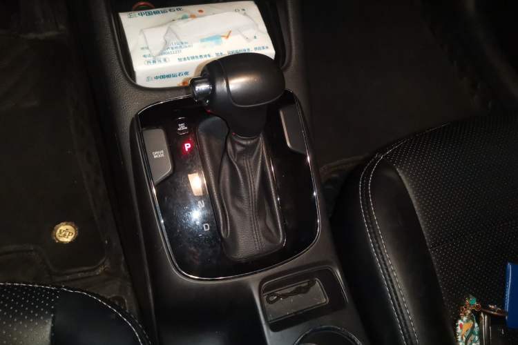 Used Kia K3 2016 1.6L Automatic GLS Gear Lever