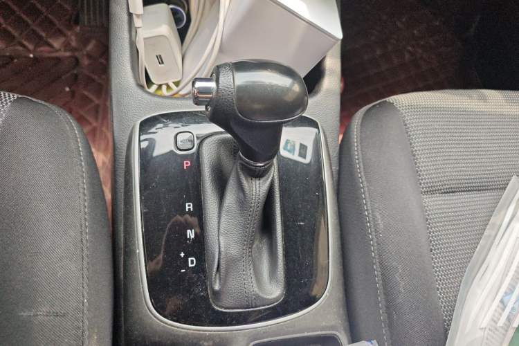 Used Kia K3 2016 1.6L Automatic GLS Gear Lever