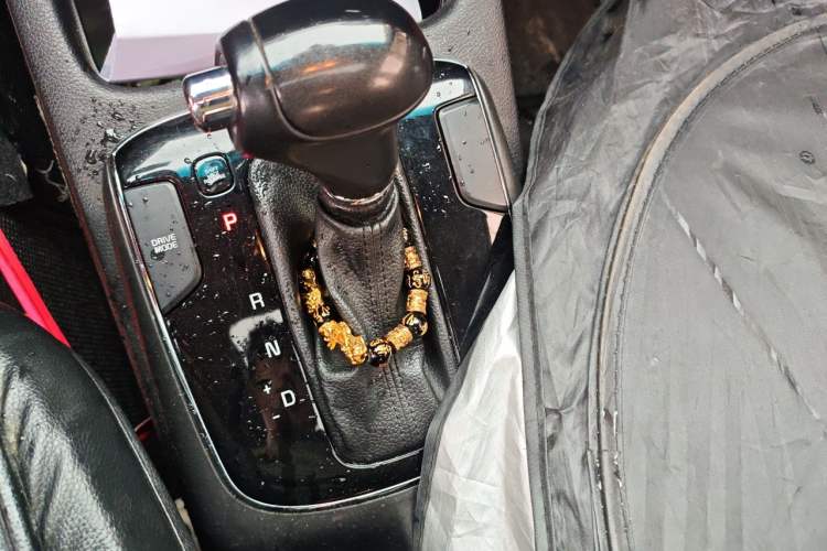Used Kia K3 2016 1.6L Automatic GLS Gear Lever