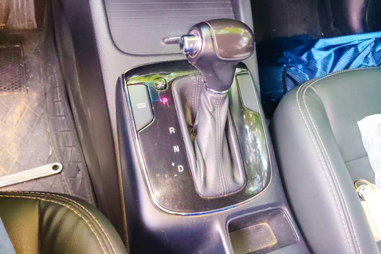 Used Kia K3 2016 1.6L Automatic GLS Gear Lever