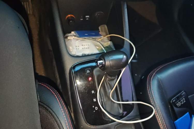Used Kia K3 2016 1.6L Automatic GL Gear Lever