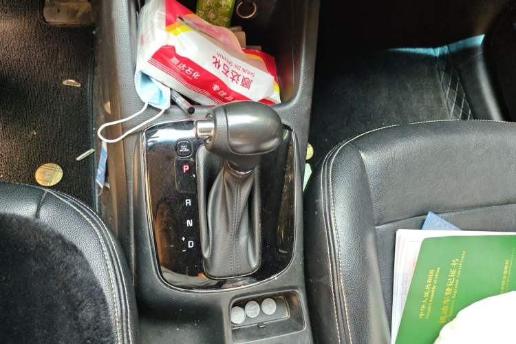 Used Kia K3 2016 1.6L Automatic GL Gear Lever