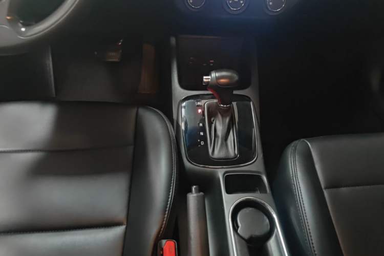 Used Kia K3 2016 1.6L Automatic GL Gear Lever