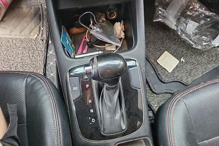 Used Kia K3 2016 1.6L Automatic GLS Gear Lever