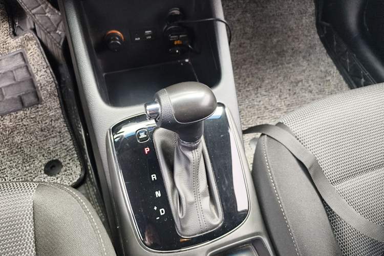Used Kia K3 2016 1.6L Automatic GL Gear Lever