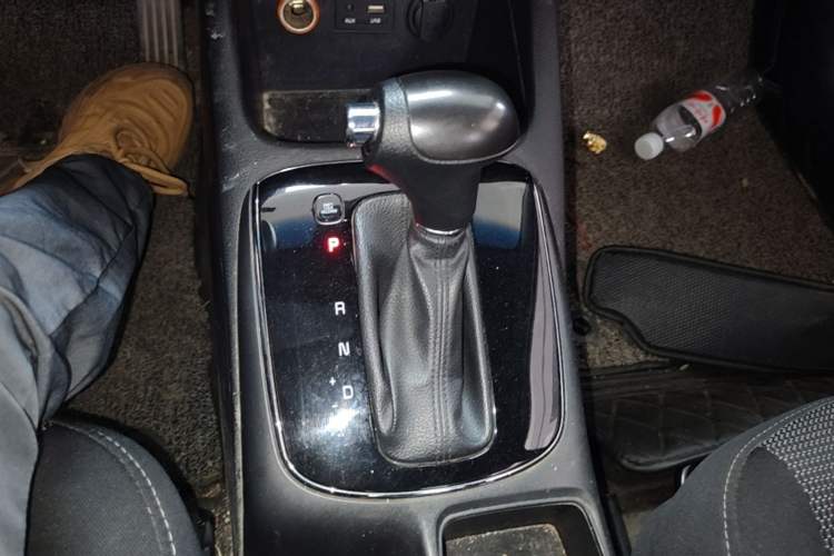 Used Kia K3 2016 1.6L Automatic GL Gear Lever