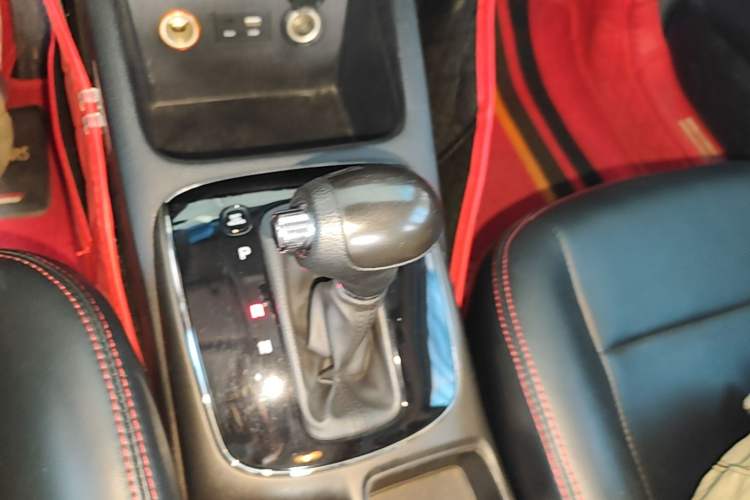 Used Kia K3 2016 1.6L Automatic GL Gear Lever