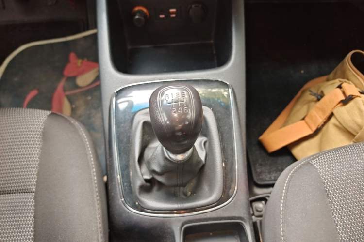 Used Kia K3 2016 1.6L Manual GL Gear Lever