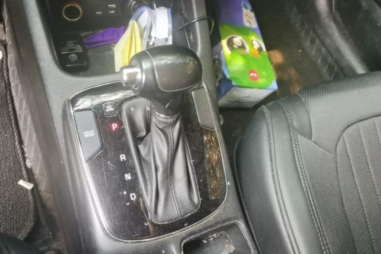 Used Kia K3 2016 1.6L Automatic GLS Gear Lever