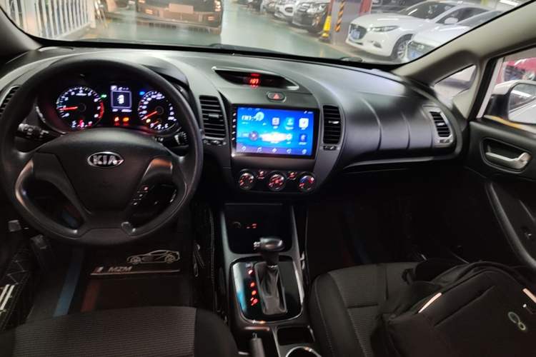Used Kia K3 2016 1.6L Automatic GL Gear Lever