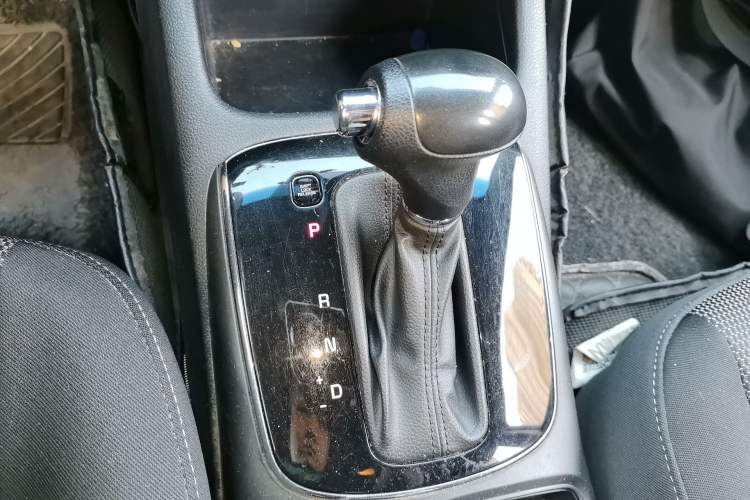 Used Kia K3 2016 1.6L Automatic GL Gear Lever