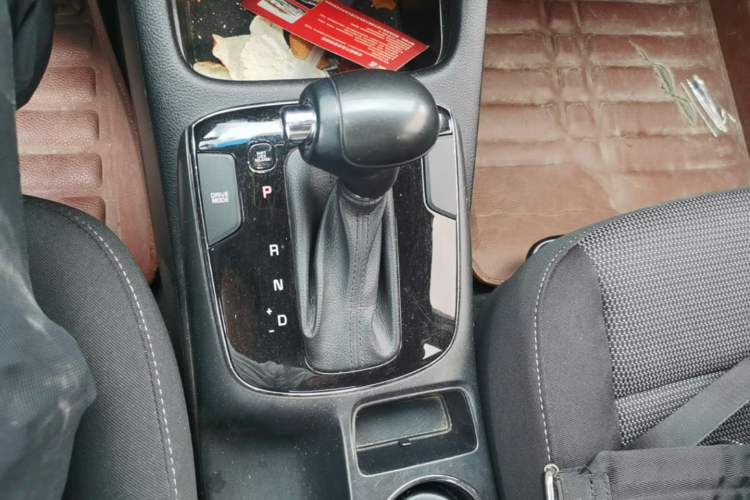 Used Kia K3 2016 1.6L Automatic GLS Gear Lever