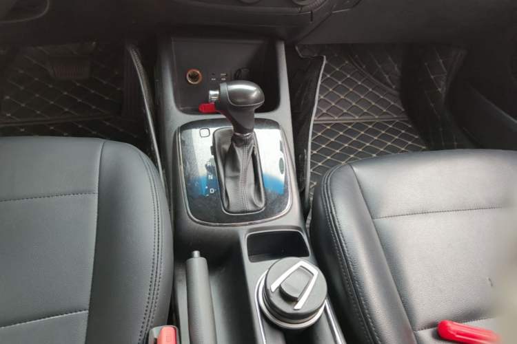 Used Kia K3 2016 1.6L Automatic GLS Gear Lever