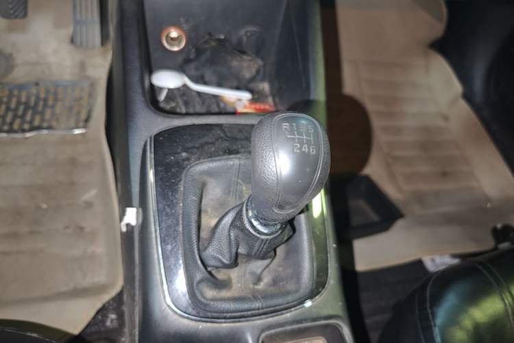 Used Kia K3 2016 1.6L Manual GL Gear Lever