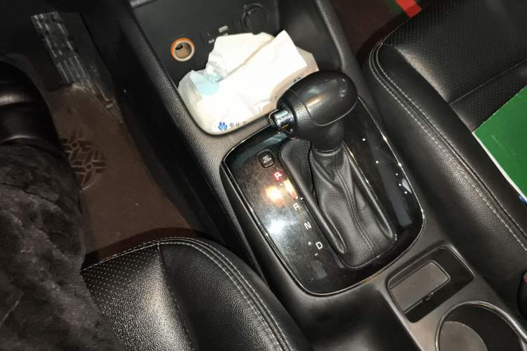 Used Kia K3 2016 1.6L Automatic with Sunroof Gear Lever