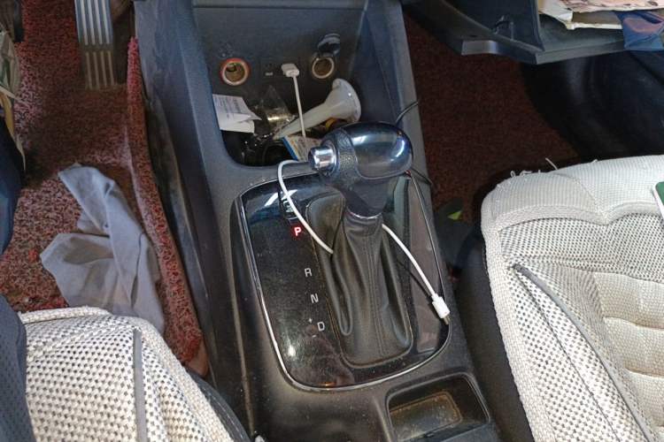 Used Kia K3 2016 1.6L Automatic GL Gear Lever