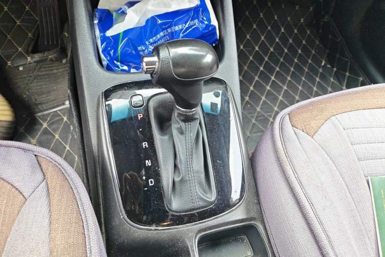 Used Kia K3 2016 1.6L Automatic GL Gear Lever